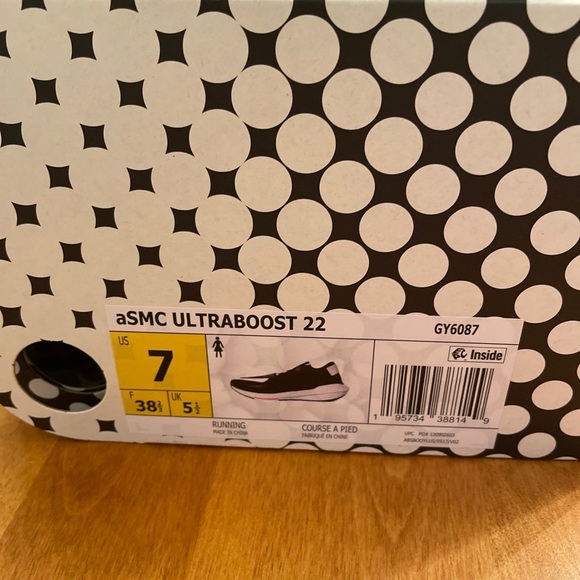 NWB Adidas Stella McCartney Ultraboost 22 Size 7 US - Picture 2 of 8